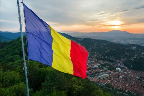 https://mlc-blog-bucket.fra1.digitaloceanspaces.com/small_De_Ce_Sa_Vizitezi_Romania_si_Ce_Nu_Ai_Voie_Sa_Ratezi_4d46432ed5.jpg